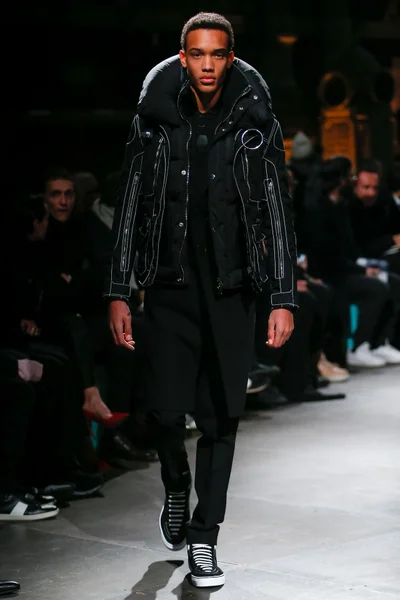 Look 46
